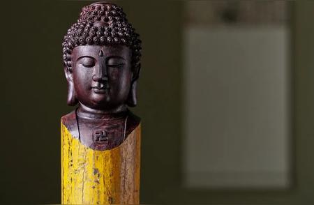 小叶紫檀佛首：一种独特的佛教艺术品